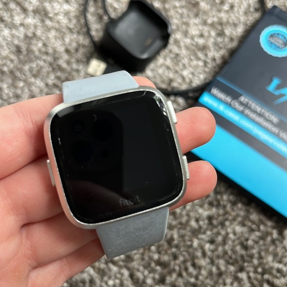Fitbit Versa 2 - Picture 3 of 4